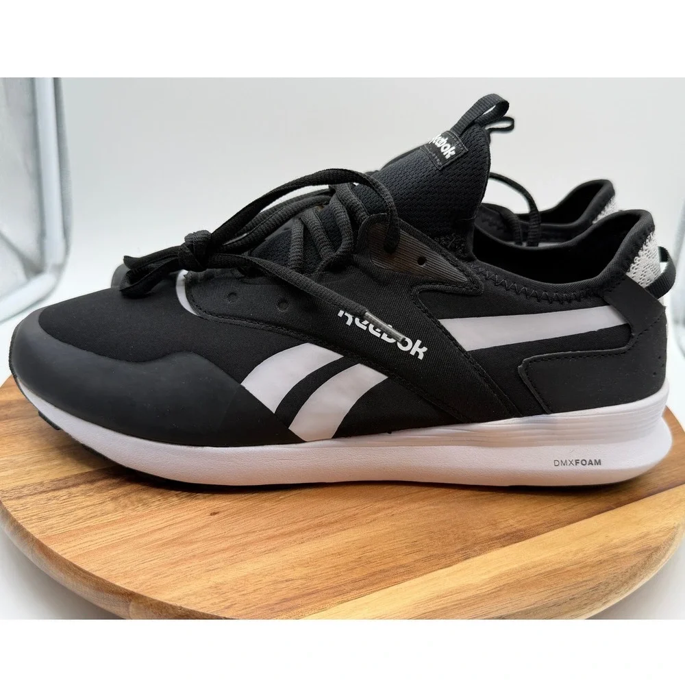 Reebok Women's Size 11 Spark RunRunning Shoes Black White Sneakers  ‎ 0402